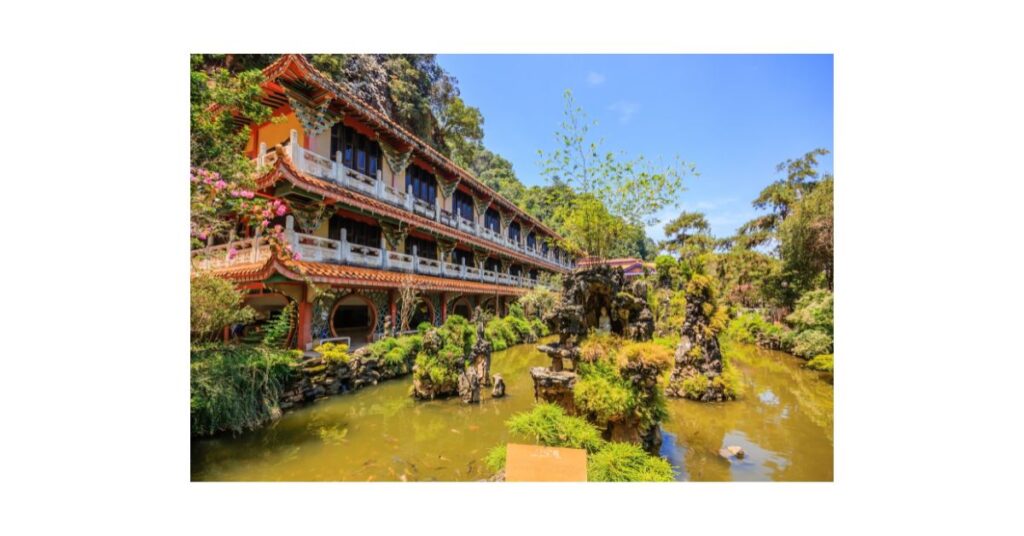 मंदिराजवळ निवास सुविधा
